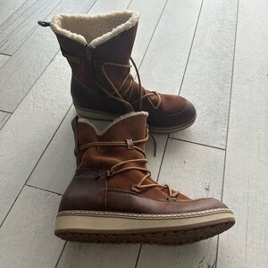 White Mountain Tan Winter Boots Leather upper